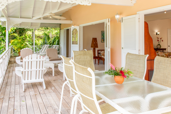 Out door dining on the Veranda