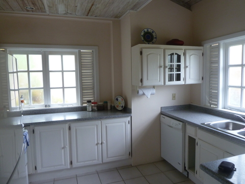 Well appointed & fully equipped kitchen